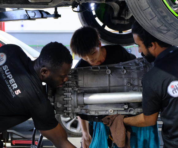 چرا گیربکس Super5 دبی را انتخاب کنید؟